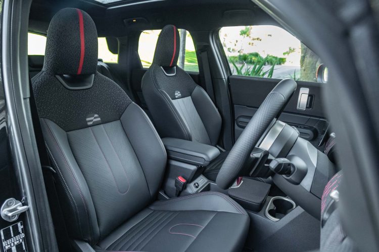 Mini-Countryman-JCW-All4-Flavoured-front-interior