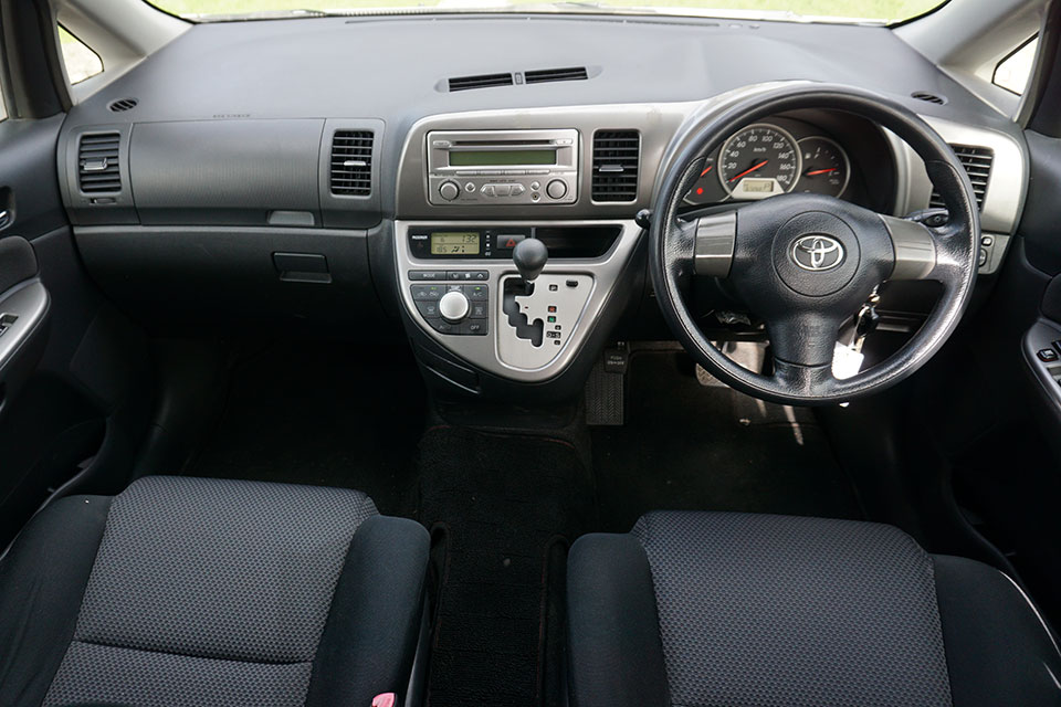 Toyota Wish 2007 Interior