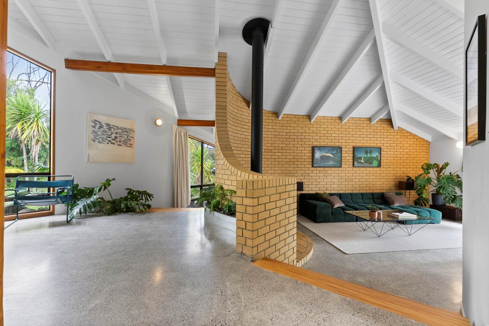 curved brick interior 