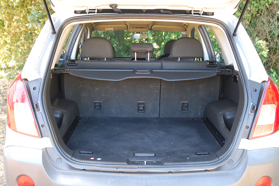 Holden Captiva 2014 Boot Space