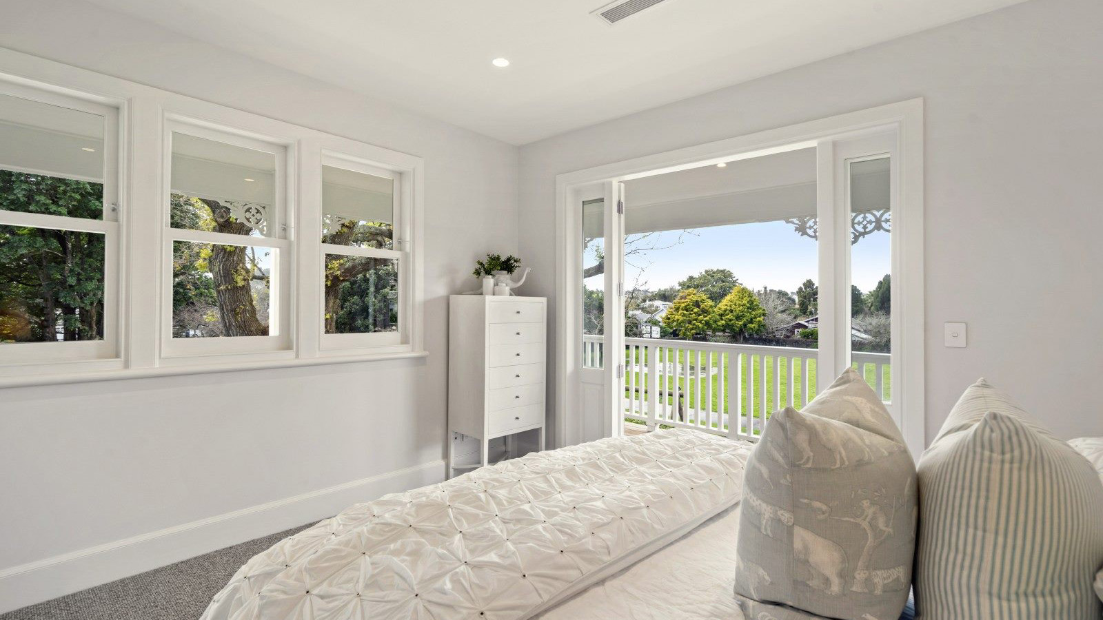 Bedroom looking out over Centennial Park 