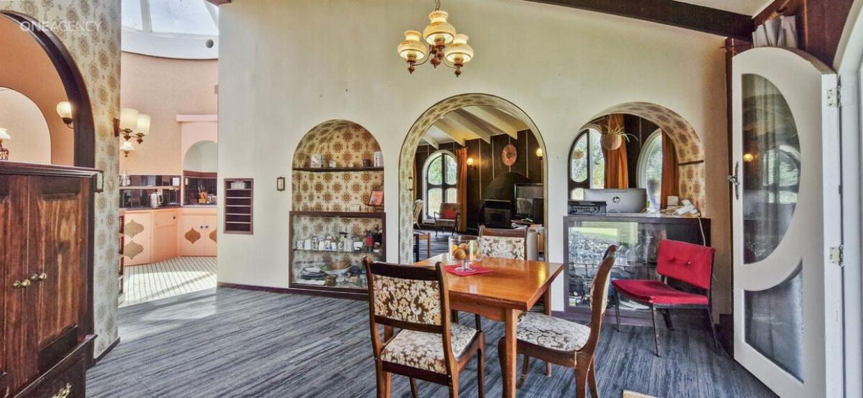 There is a retro vibe throughout.