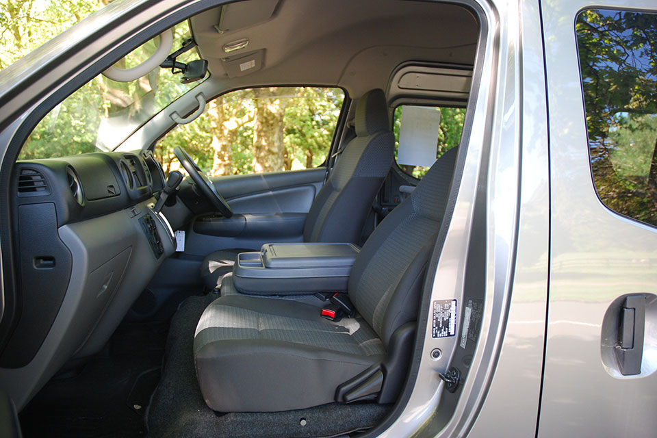 Nissan Caravan 2014 Front Seats