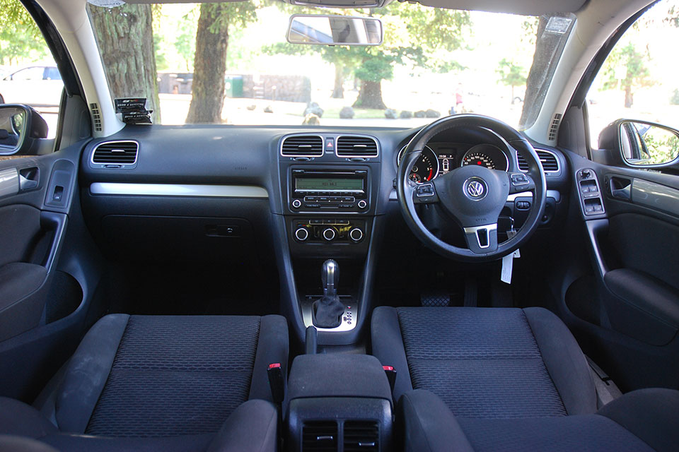 Volkswagen Golf 2011 Interior