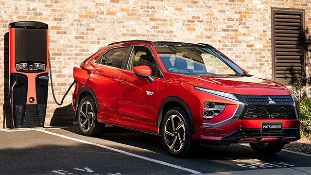 2022-mitsubishi-eclipse-cross-phev-hero-mobile