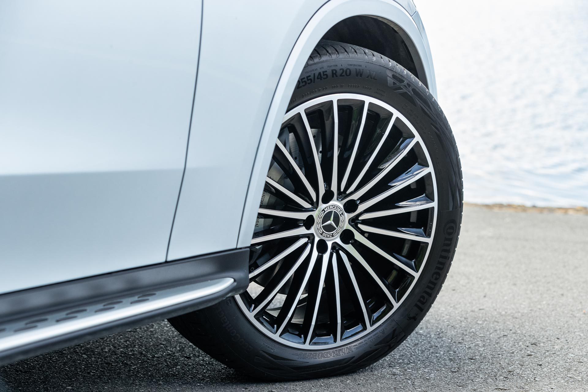 2023 Mercedes Benz GLC 300 wheel closeup