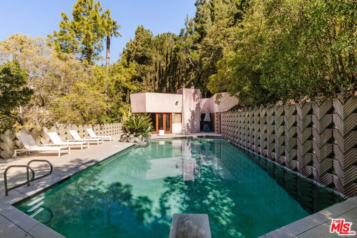 Exterior of LA home of David Lynch 