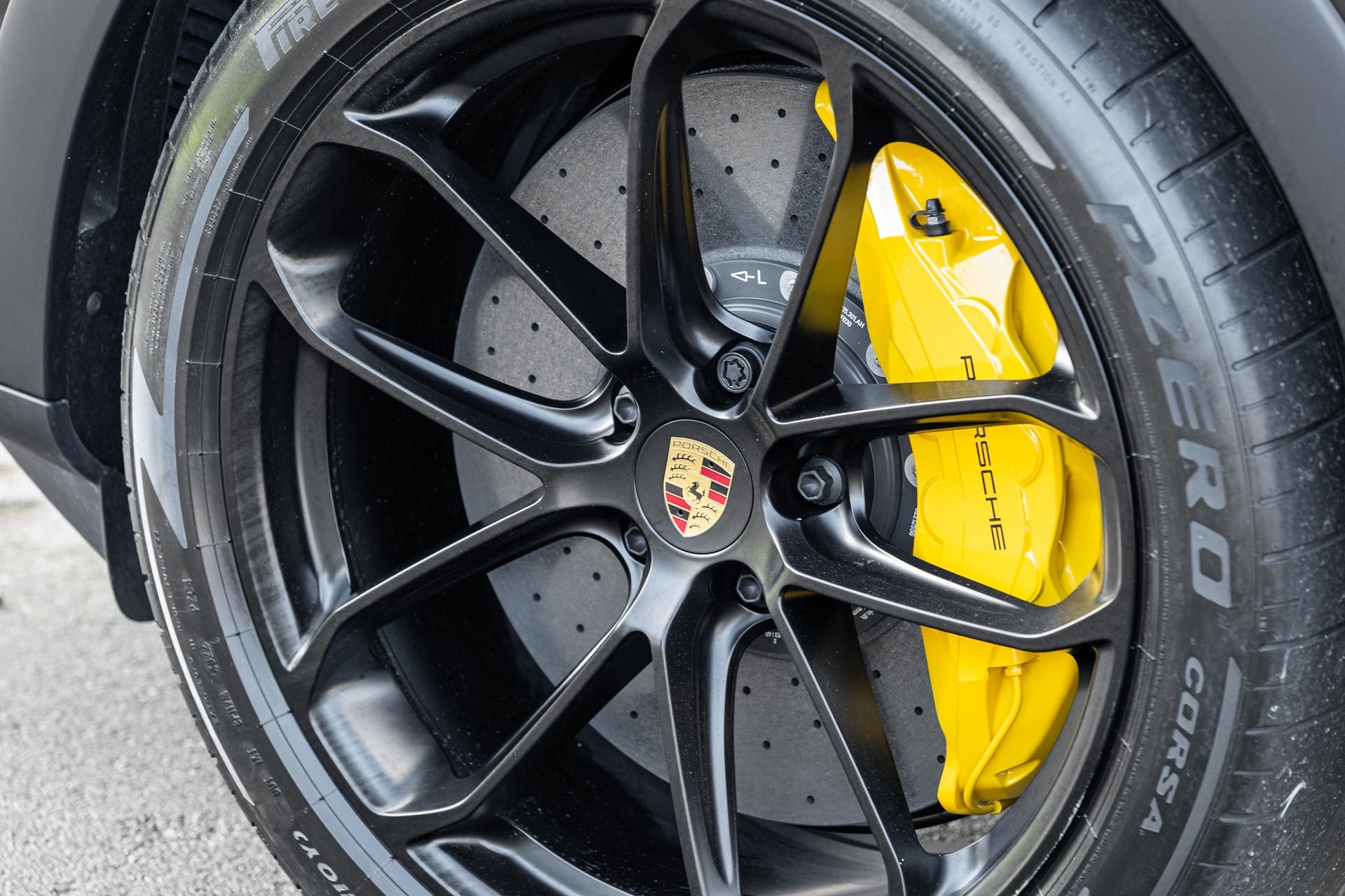 2023 Porsche Cayenne Turbo GT wheel detail