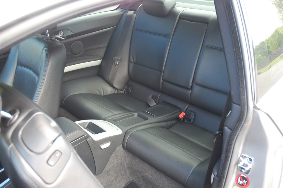 BMW 325i 2007 Rear Seats