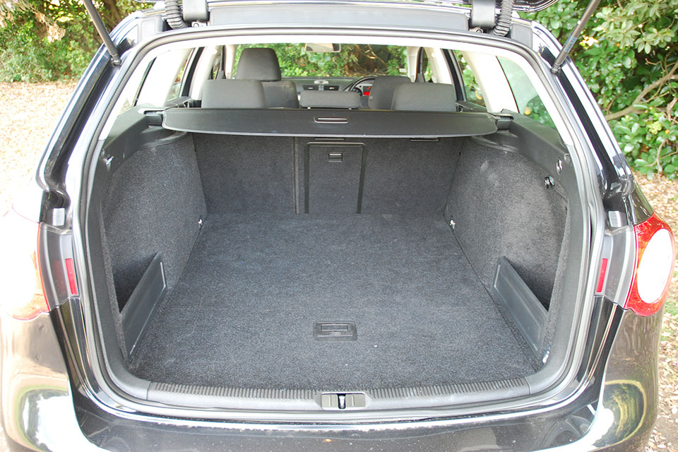 Volkswagen Passat 2008 Boot