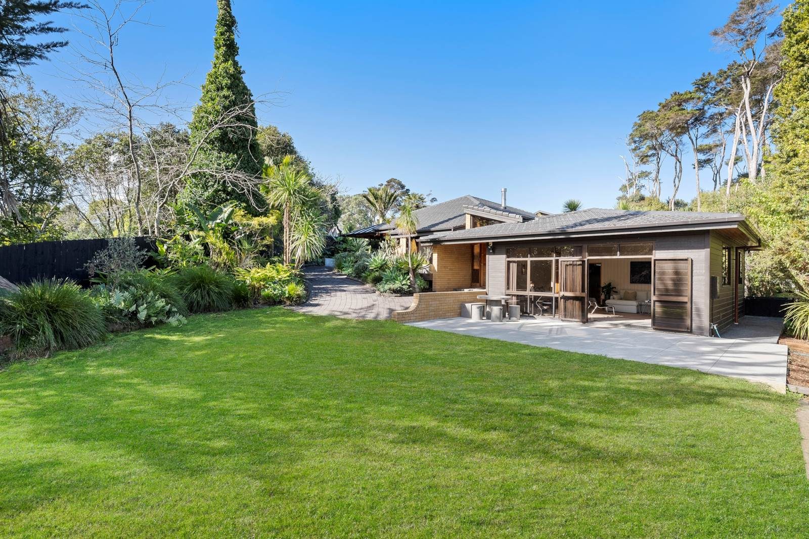 A bespoke Mid-century masterpiece in the heart of Titirangi