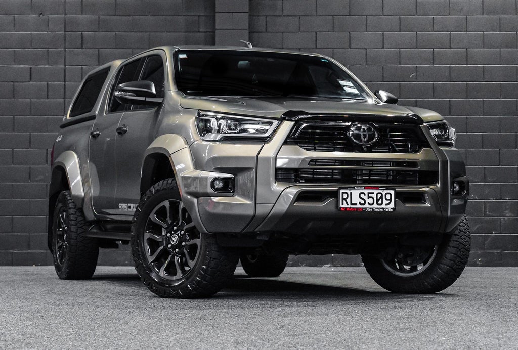 2025 Toyota Hilux 4WD SR5 Cruiser