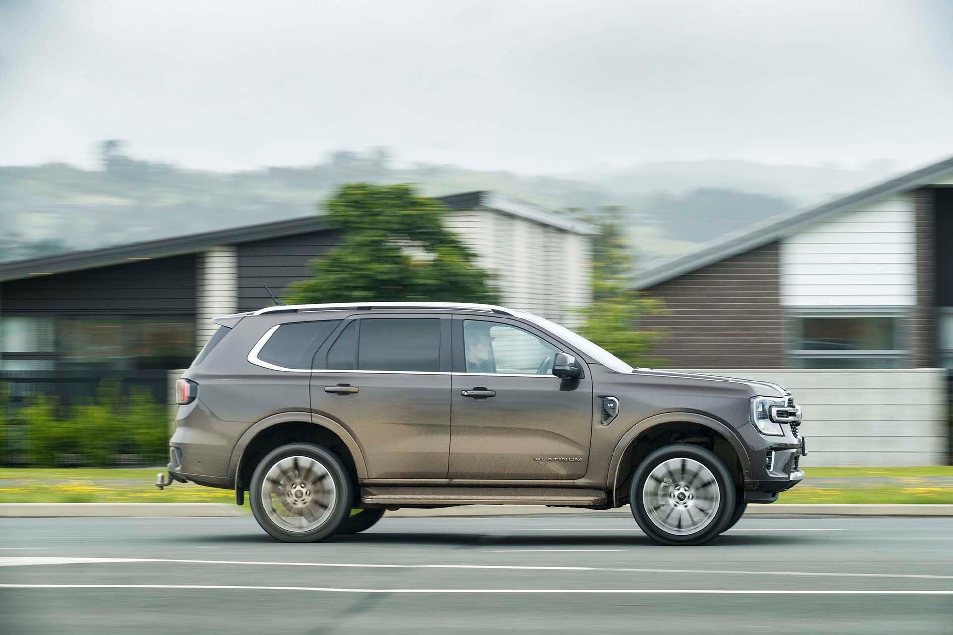 Ford Everest Platinum side