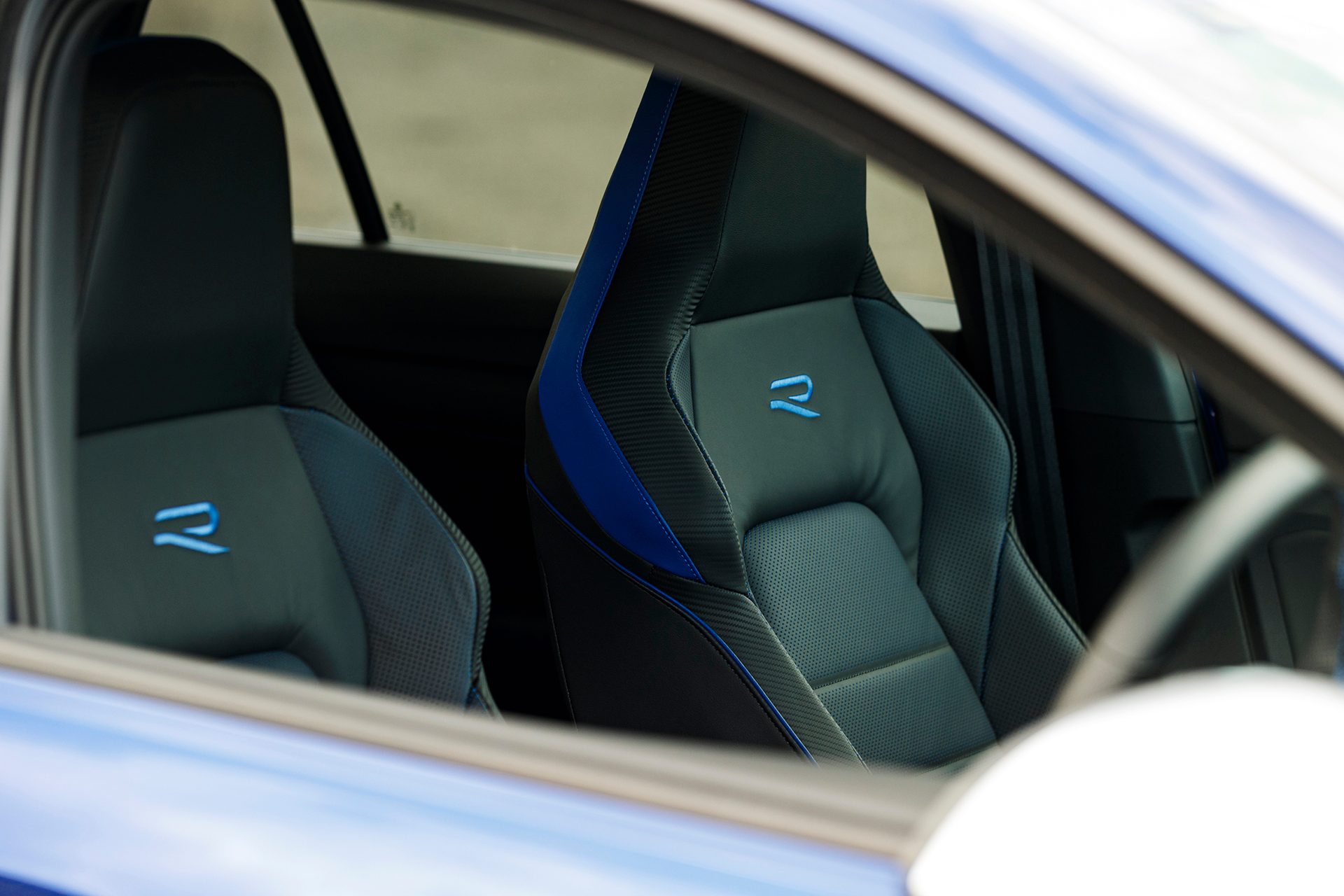 2022 Volkswagen Golf R Seat