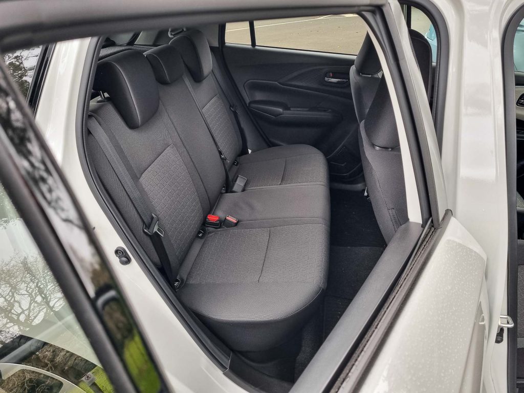  Suzuki-Swift-RSC-rear-seats