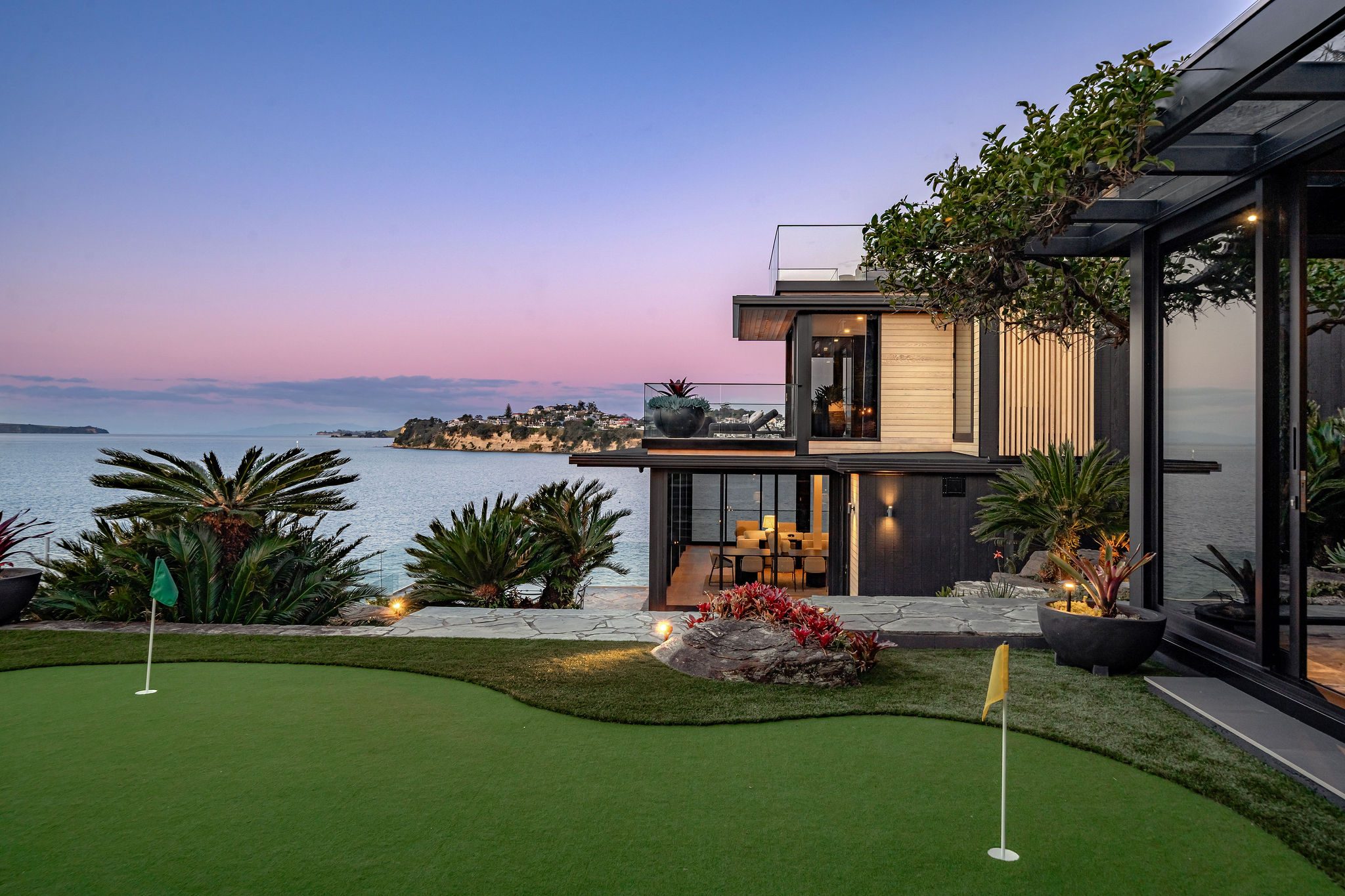 Clifftop property in Auckland