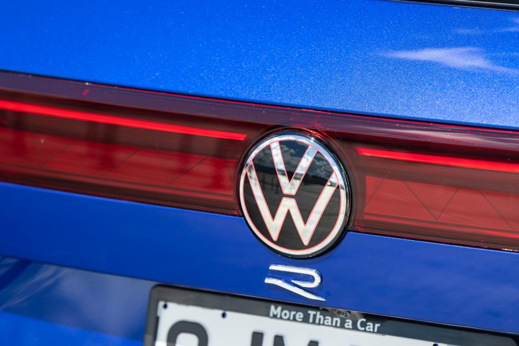 VW Touareg R badge detail 