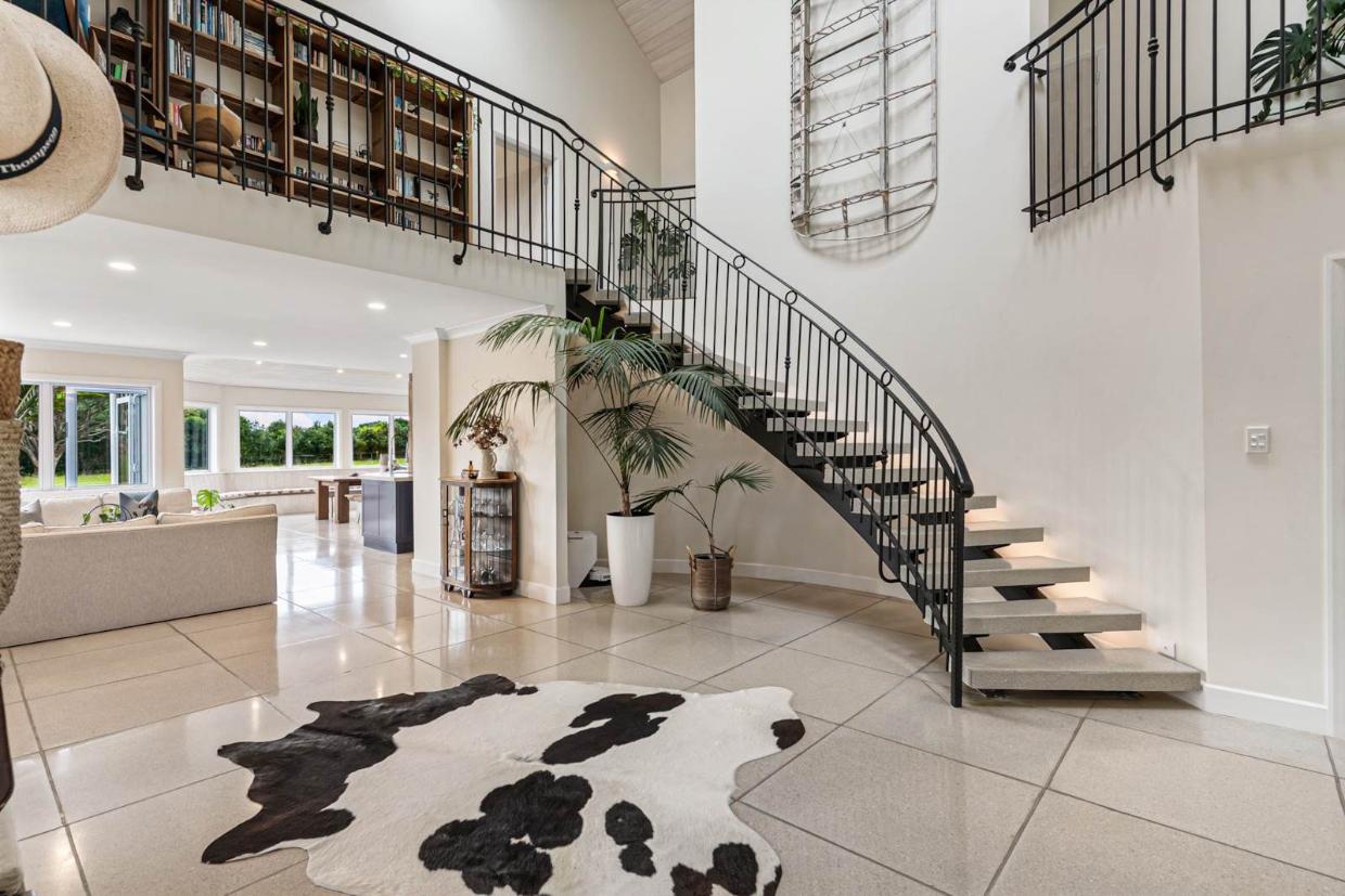 Concrete tiles in the foyer and staircase
