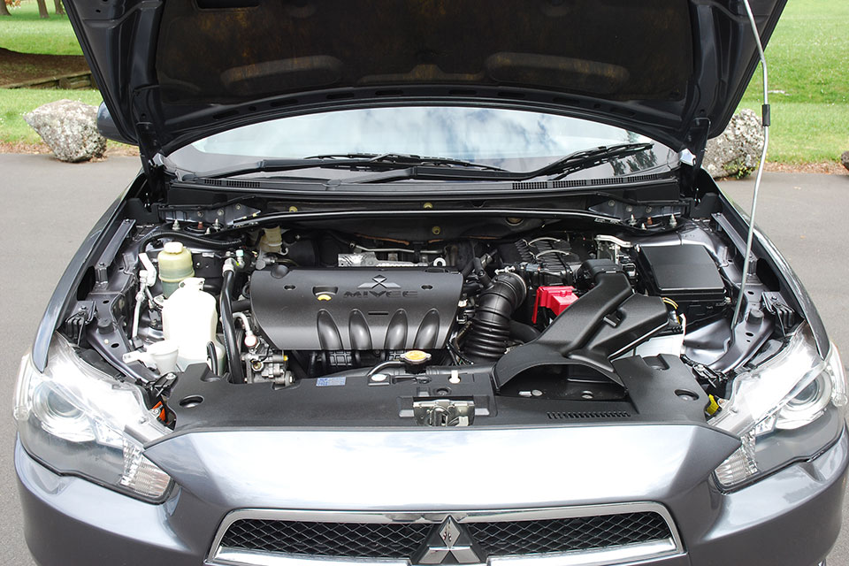 Mitsubishi Galant 2010 Engine