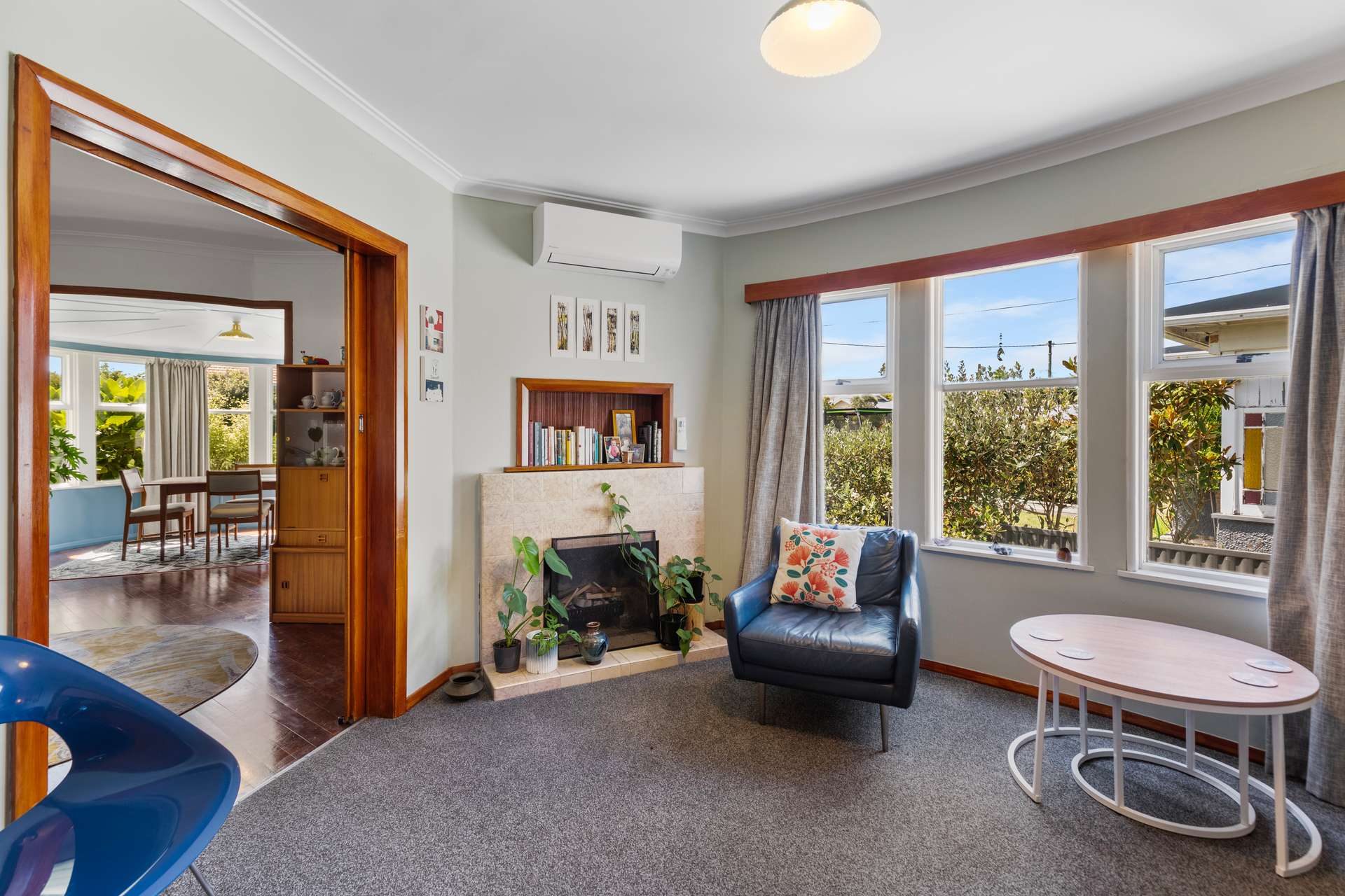 Living room in an Art Deco home in Manawatū/Whanganui