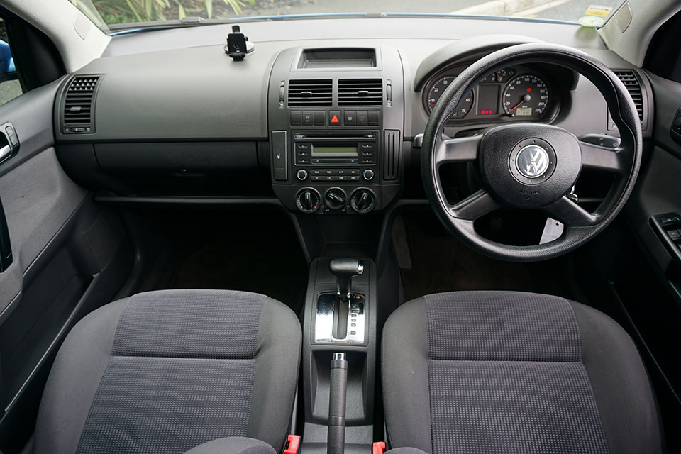 Volkswagen Polo 2005 Interior