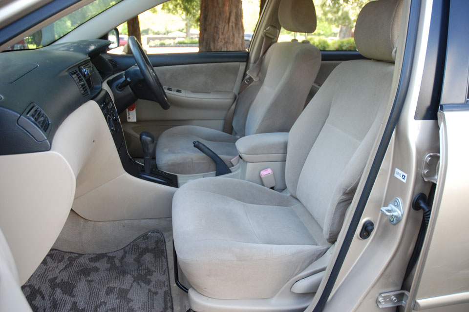 Toyota Runx 2005 Front Seats