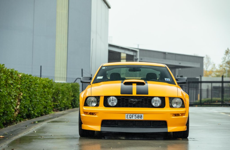 2007 Ford Mustang GT stationary front view