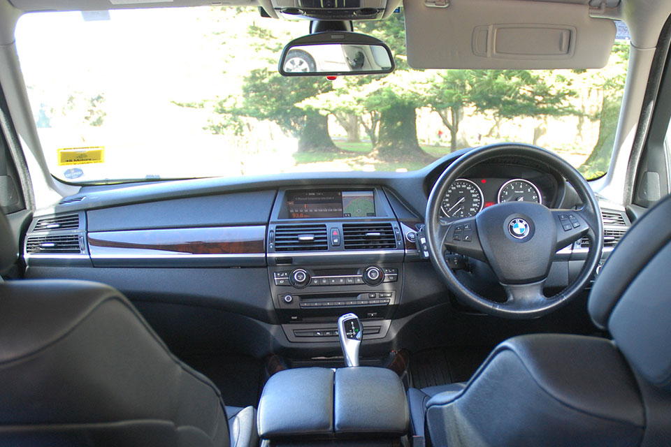 BMW X5 2010 Front Interior