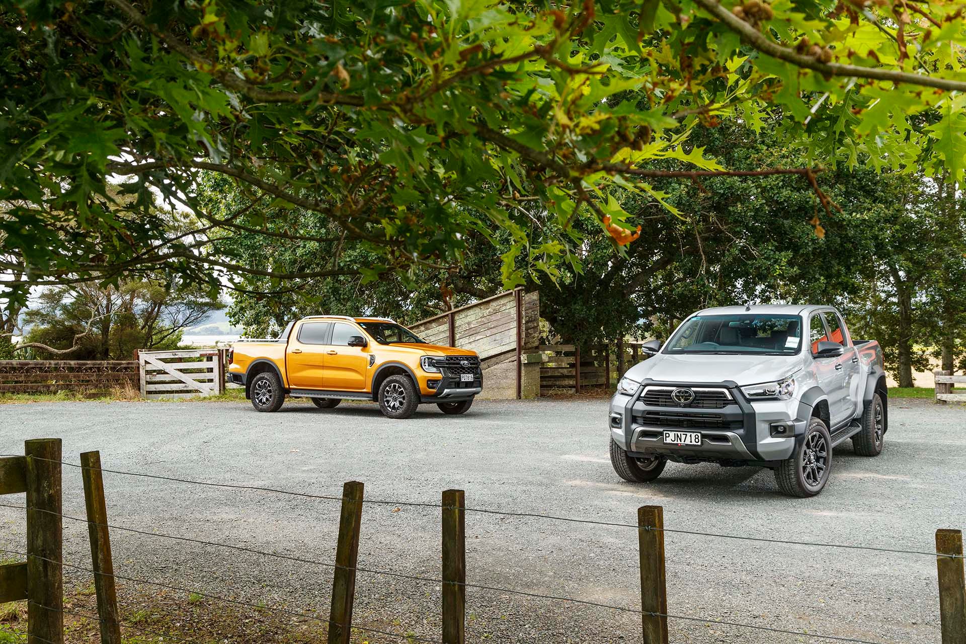 Ford Ranger Wildtrak vs Toyota Hilux