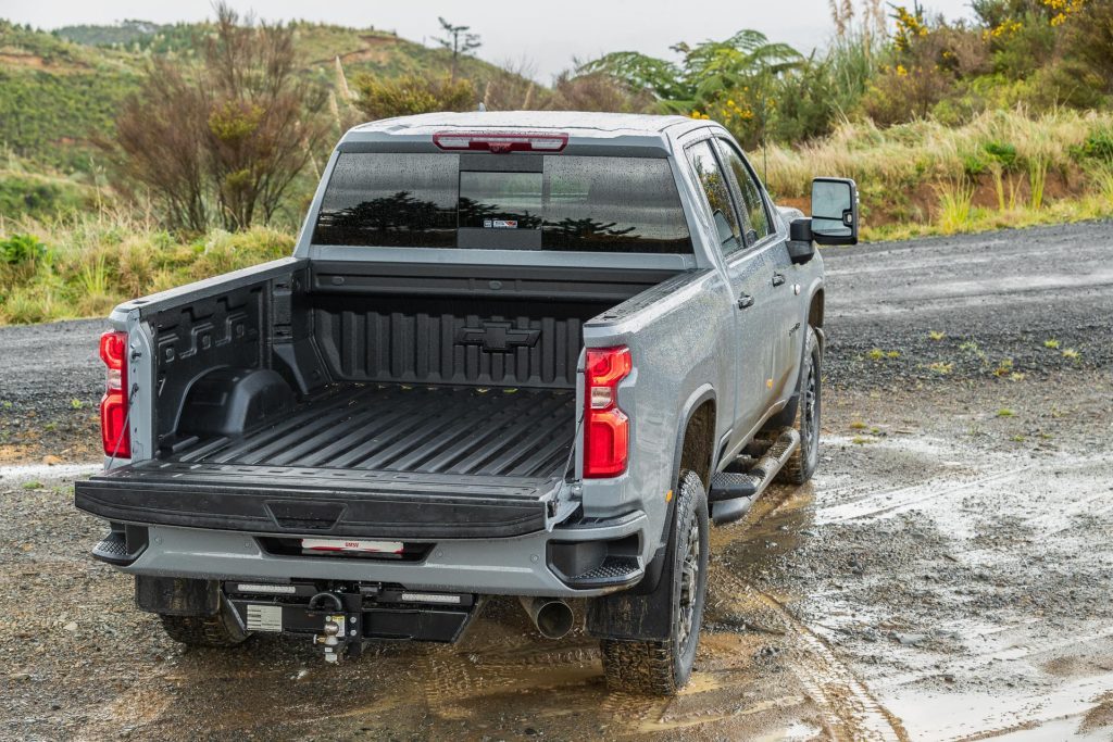 Chevrolet-Silverado-2500-HD-LTZ-tray-space