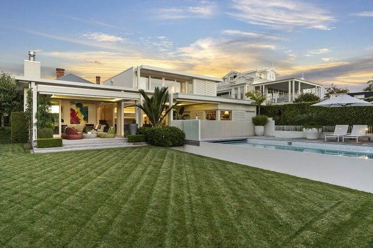 10 Salisbury Street, Herne Bay, Auckland