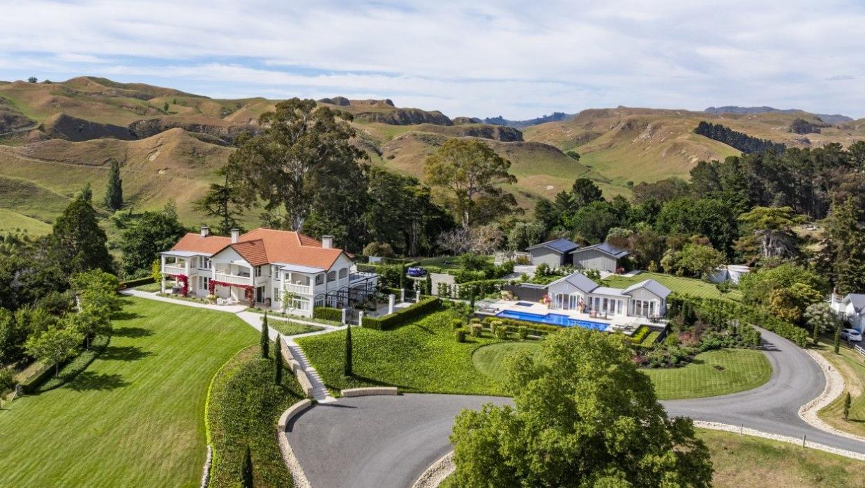 The estate encompasses 5.59ha and includes two additional cottages and a swimming pavilion with two bedrooms and a bathroom. 