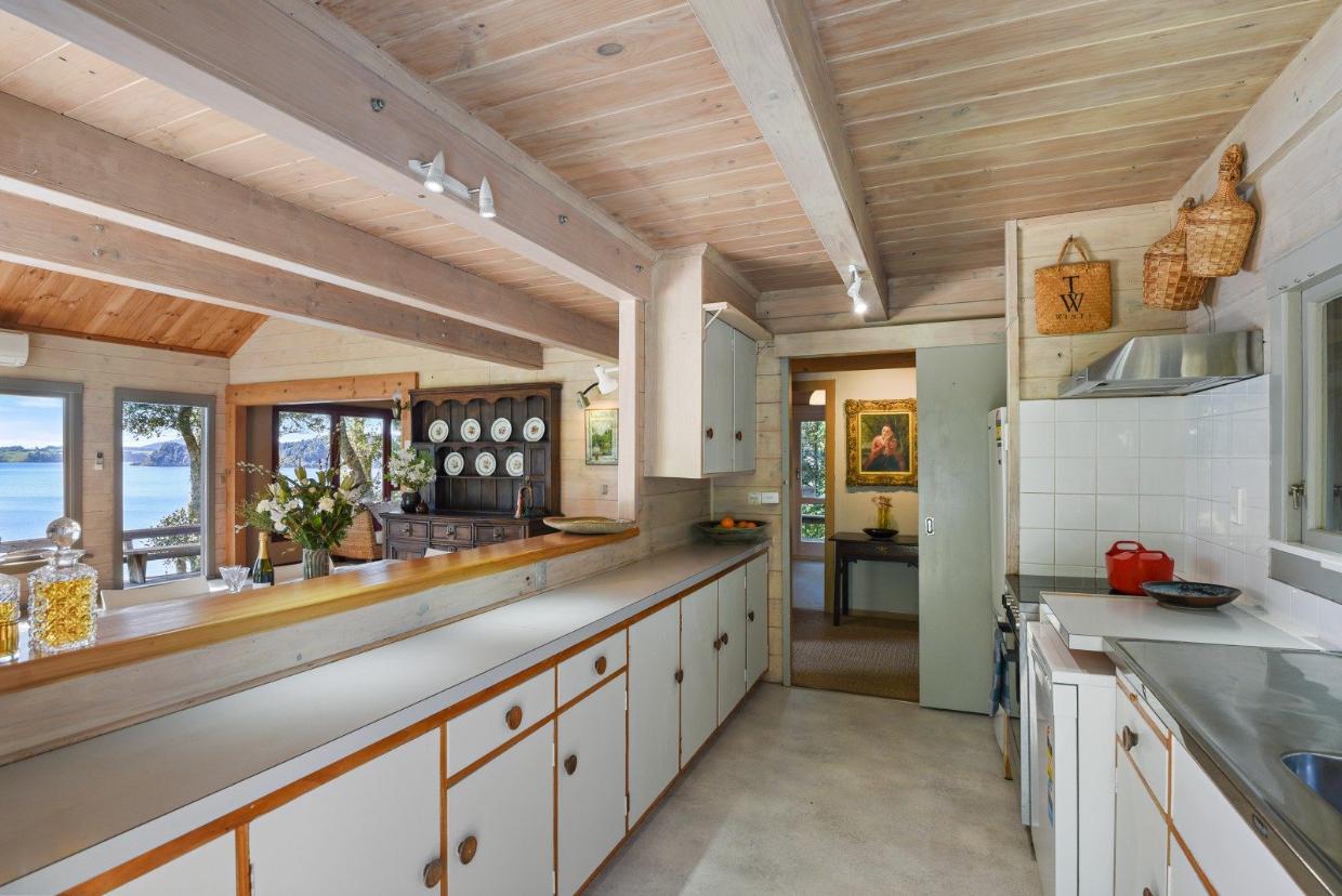There’s an open plan kitchen and dining area.