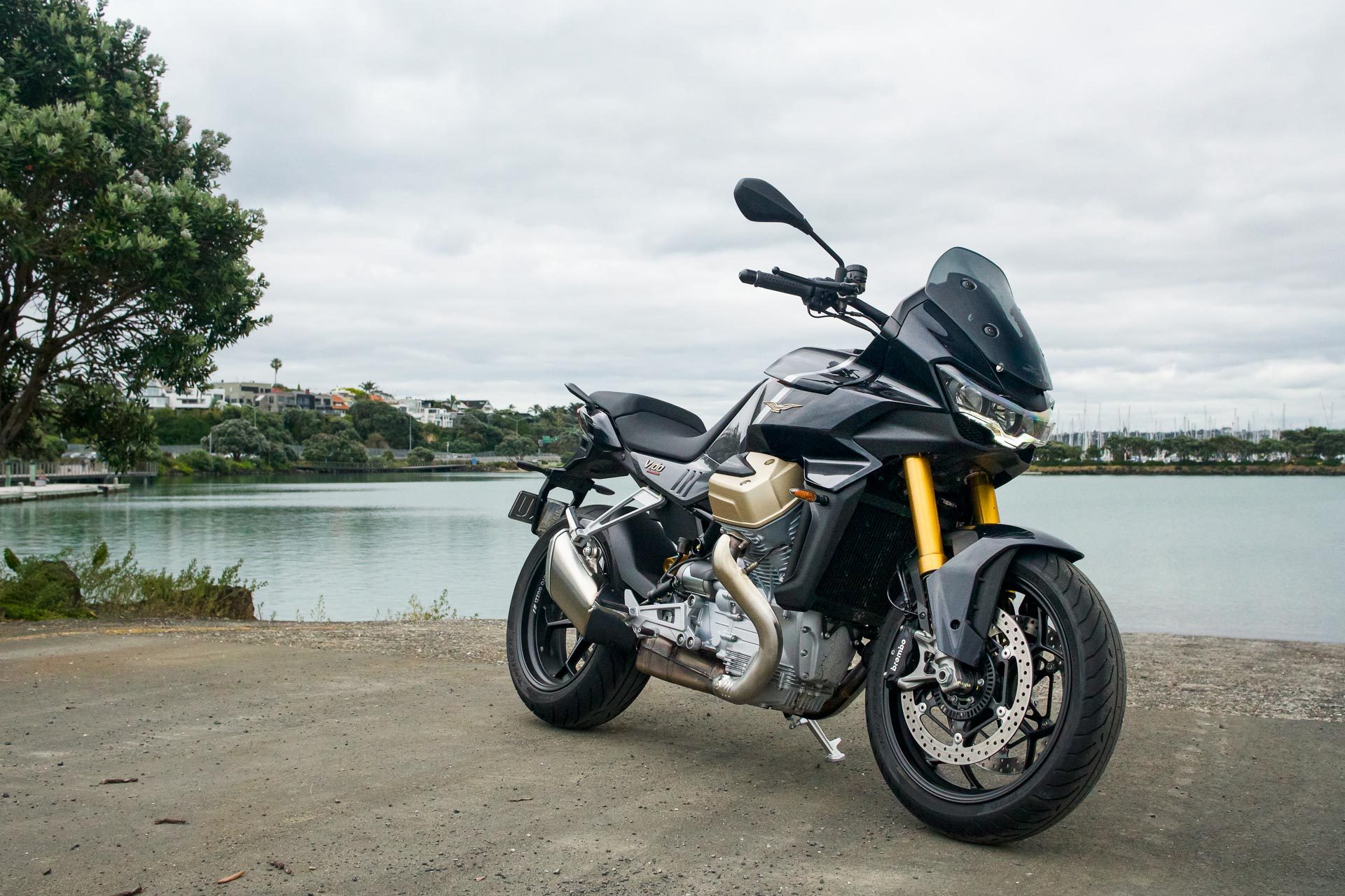 Moto Guzzu V100