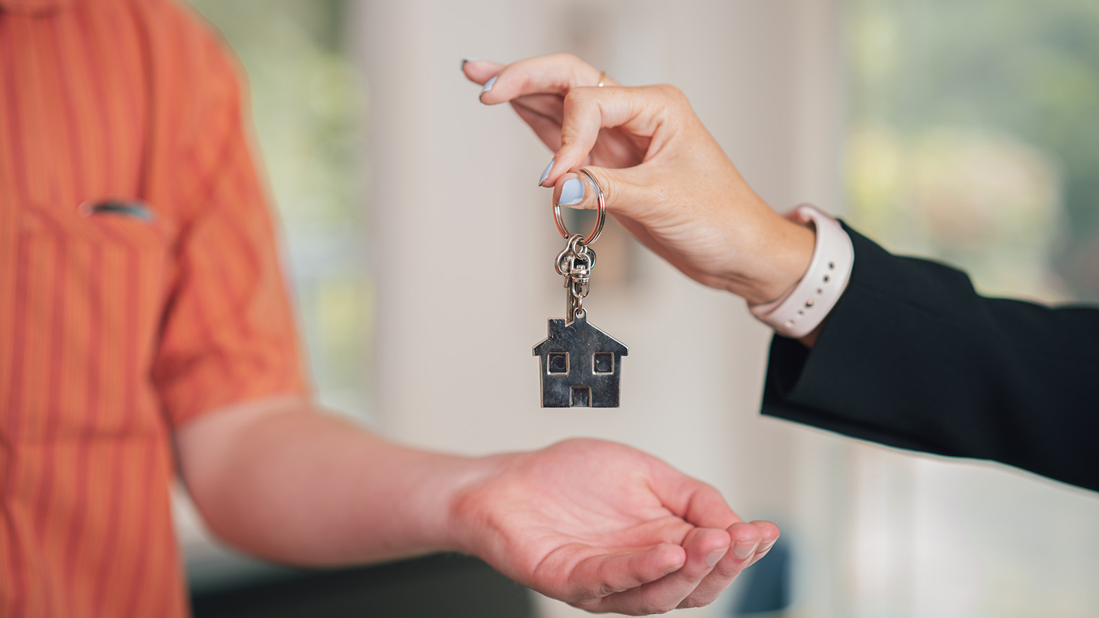 Guide: Selling & buying a house at the same time