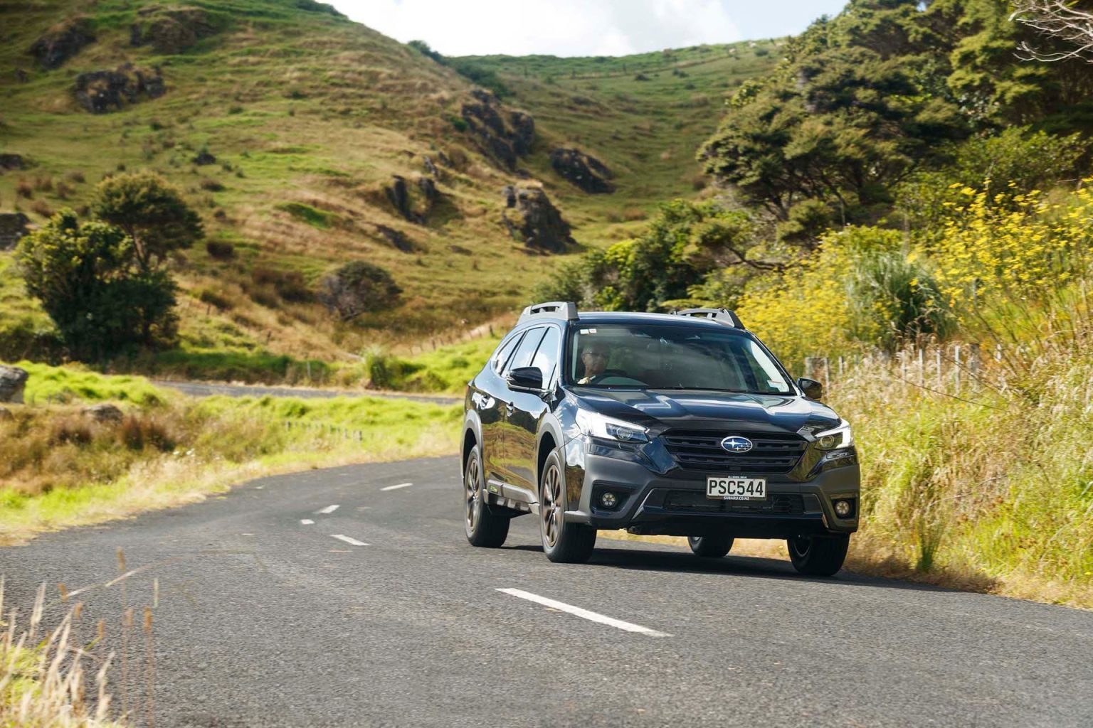 Image: Subaru Outback XT front