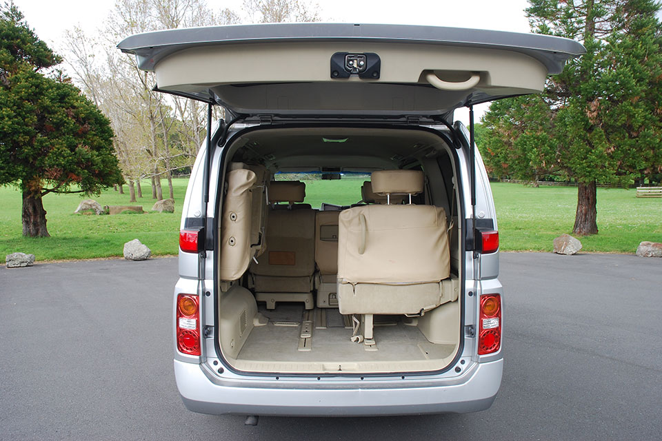 Nissan Elgrand 2006 Boot