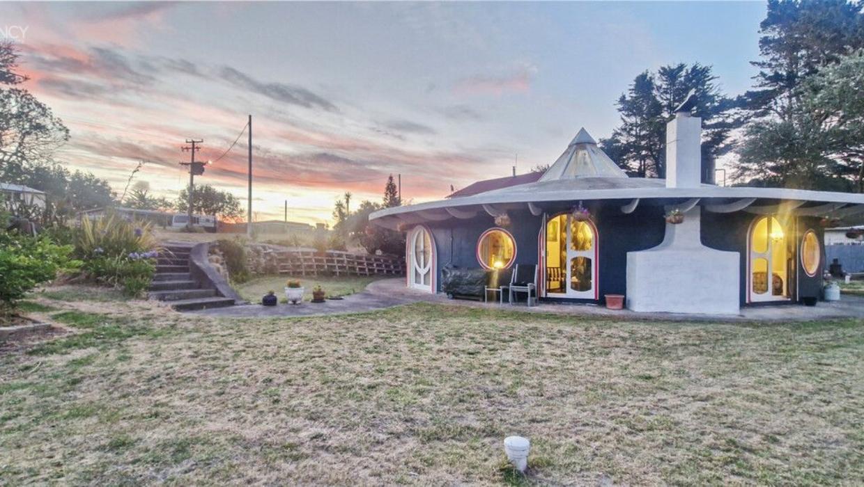 The house had been built in the 1970s but fell into disrepair. 