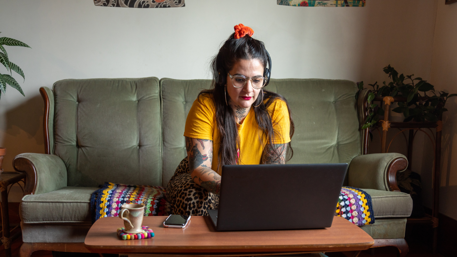 Lady on laptop 