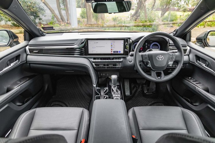 Toyota-Camry-Hybrid-ZR-wide-dash-view