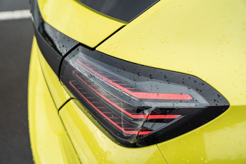  Peugeot-208-GT-Hybrid-tail-light-detail