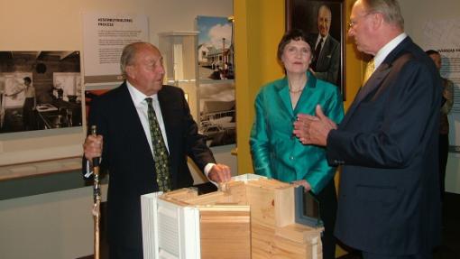 Joe La Grouw Snr, left, with then-Prime Minister Helen Clark and Joe La Grouw Jnr in 2006. Photo: Phil Campbell / Rotorua Review