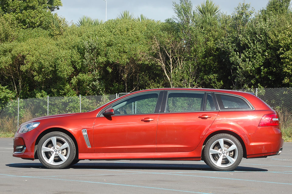 Holden Commodore 2016 Side