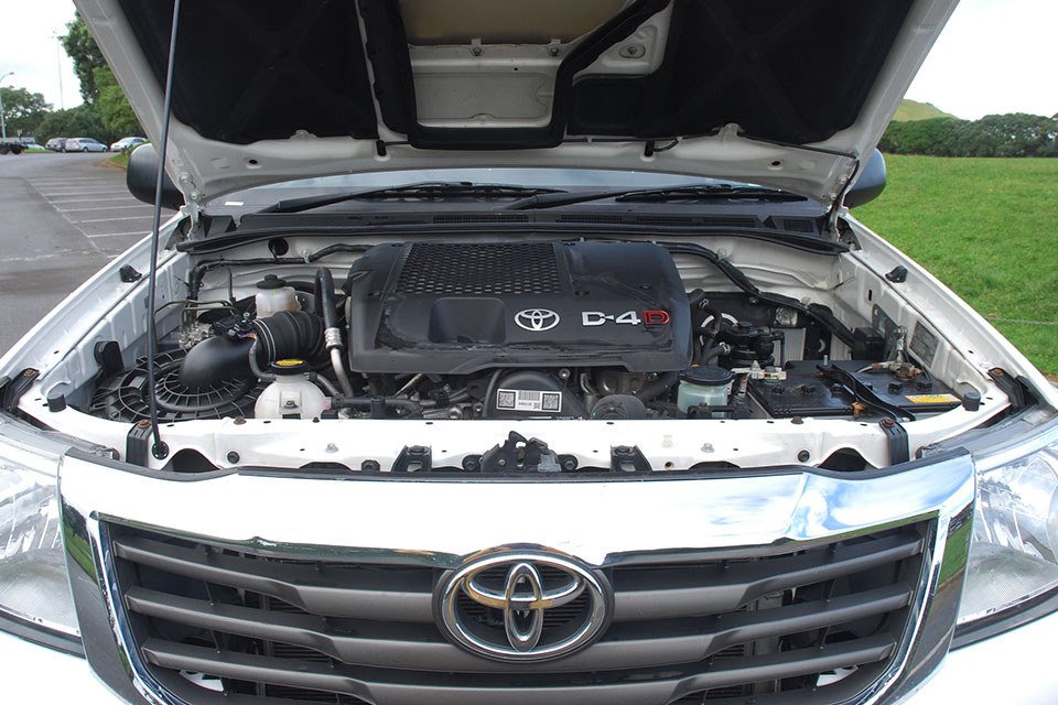 Toyota Hilux 2014 Engine