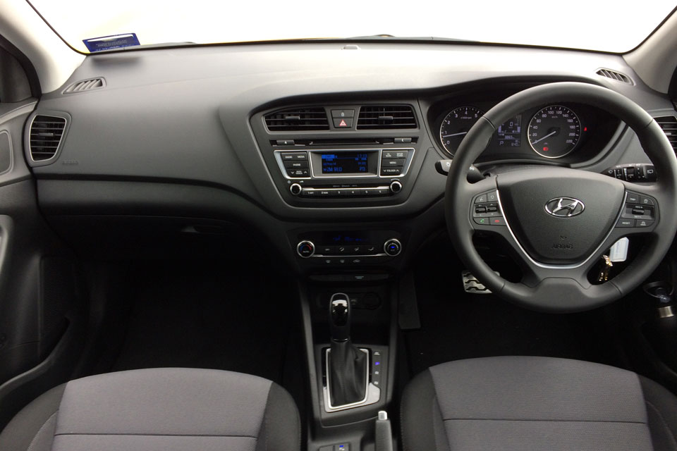 Hyundai i20 2017 Front Interior