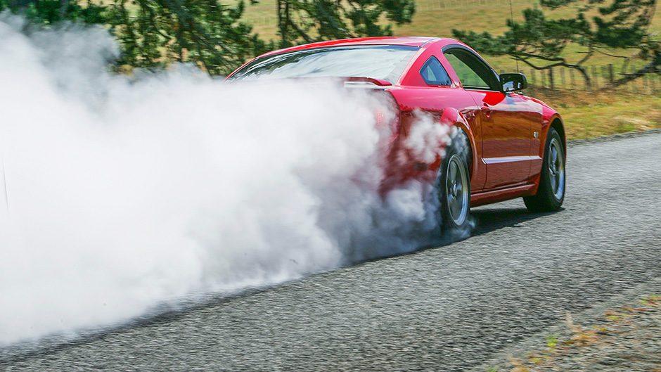 Ford Mustang smokin