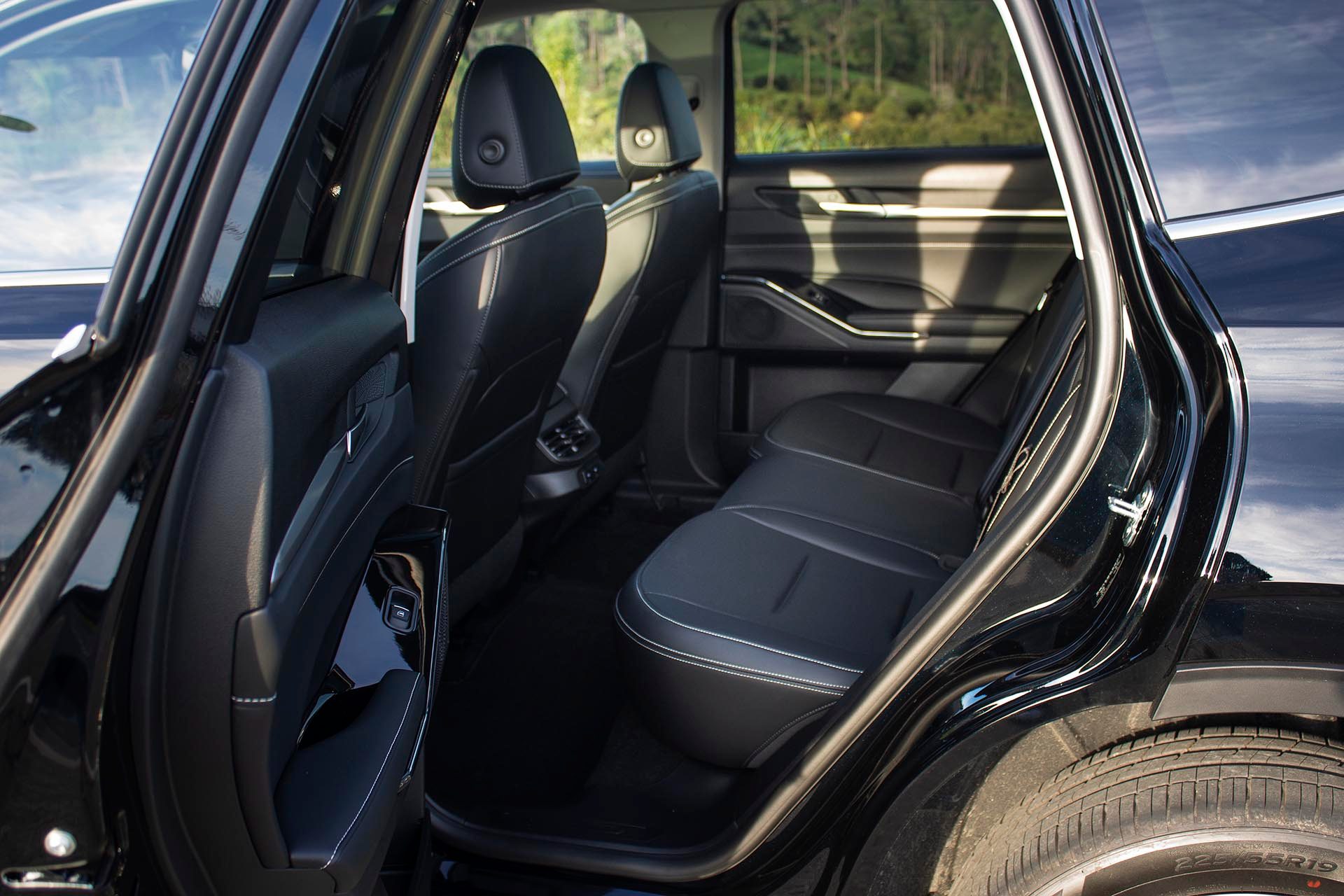 2022 Haval H6 HEV Ultra back seat