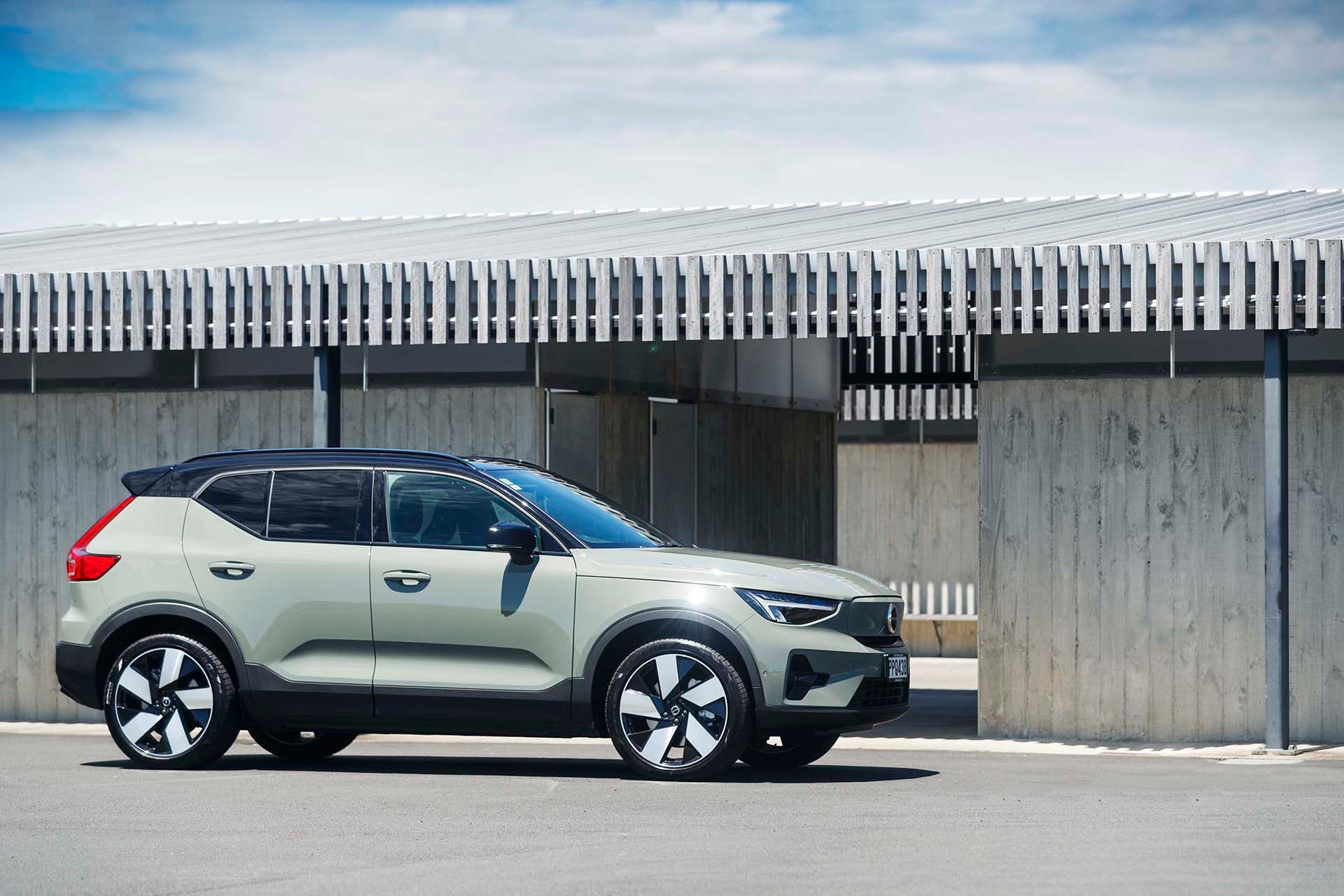 Volvo XC40 P8 Recharge Front Static