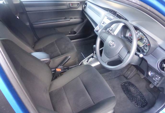 Toyota Corolla GX 2015 Front Seats