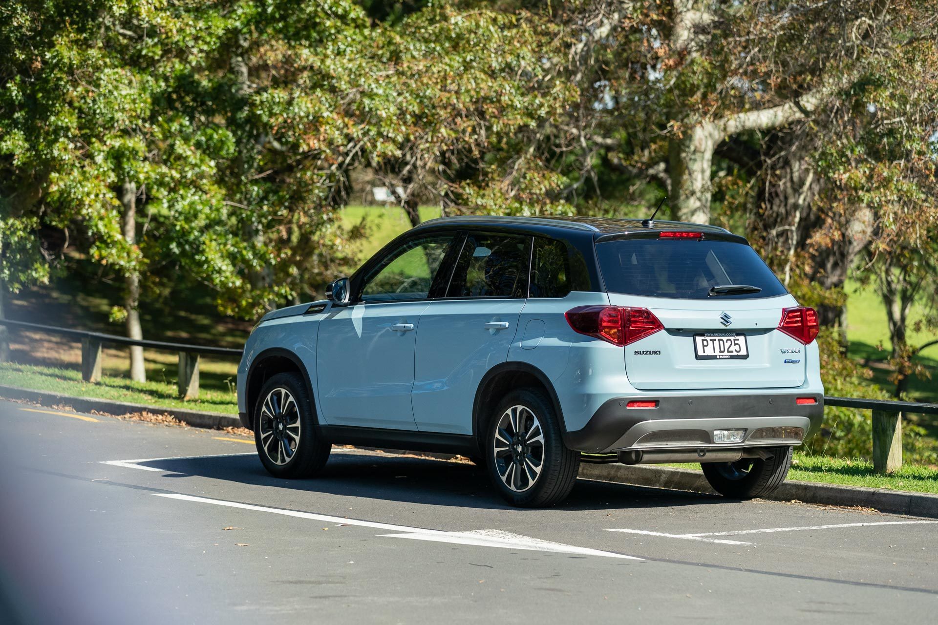 Suzuki Vitara Hybrid Rear Quarter